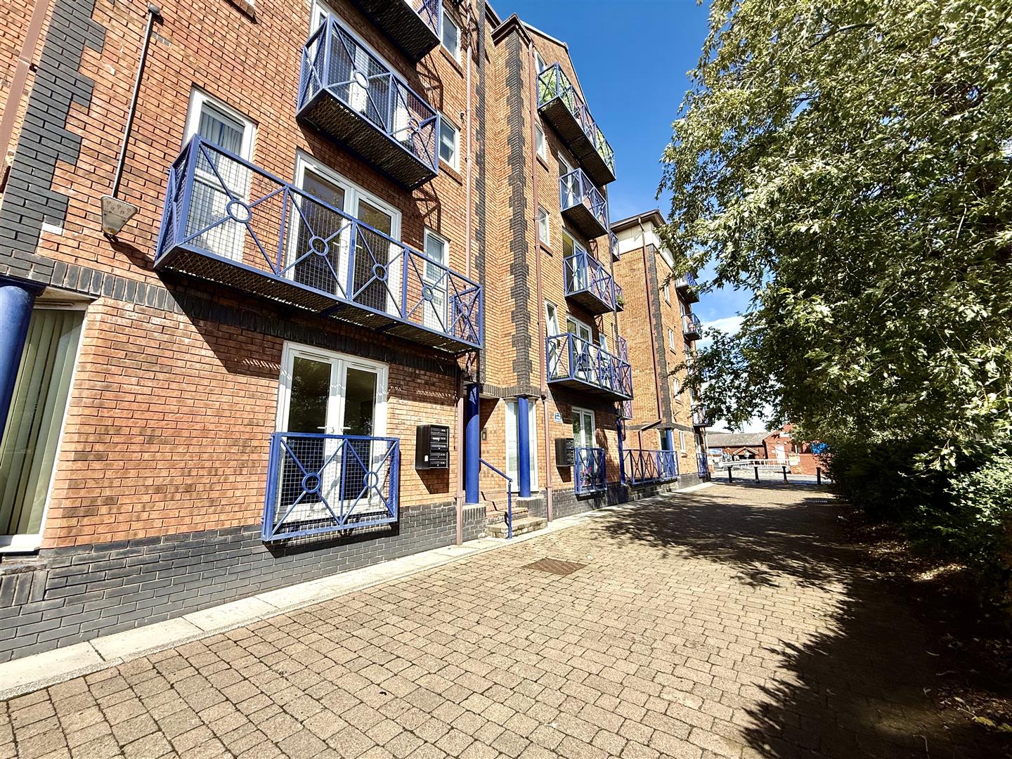 Cork House Marina, Swansea, SA1 1RT